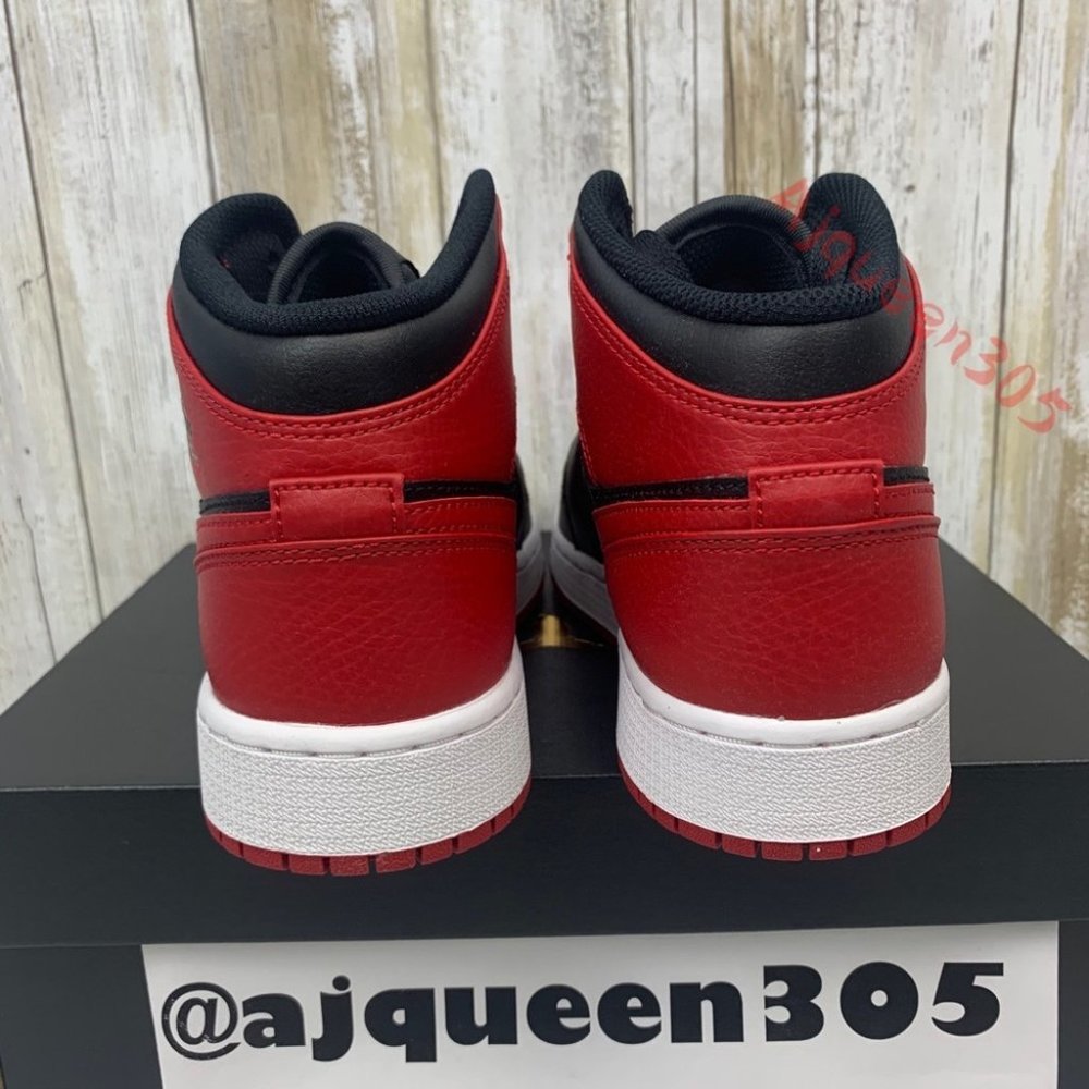 Air Jordan 1 Mid Banned GS - Picture 5 of 6